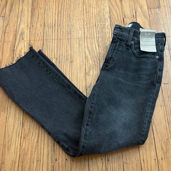 Madewell Black Mid-Rise Kick Out Jeans - Picture 3 of 8
